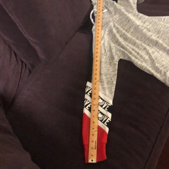 No boundaries-M (7-9 )-love hoodie crop top - Picture 9 of 12